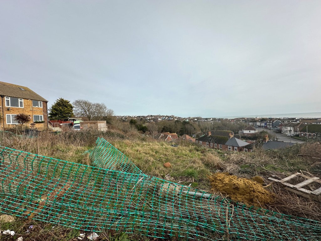 Lot: 32 - LAND WITH PLANNING FOR THREE TWO-BEDROOM FLATS WITH PARKING - Land located on Harley Way